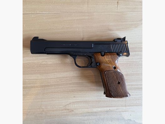 Smith & Wesson Mod. 41 Cal. 22 lr.