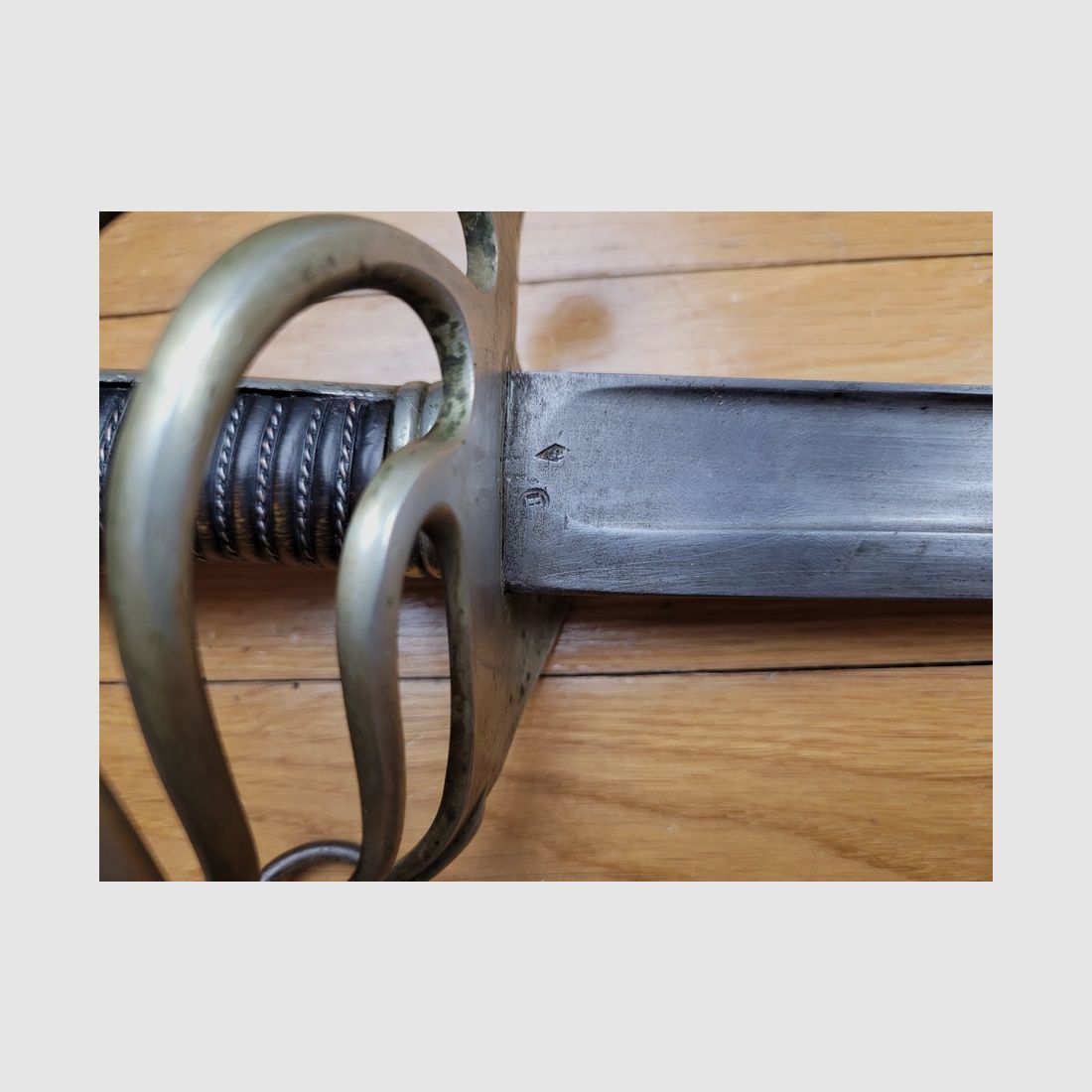 Sabre 1855 /82 d&rsquo;officier – Lame réglementaire – Attribué – émouvant souvenir de 14-18 – TBE, image 13 sur 17