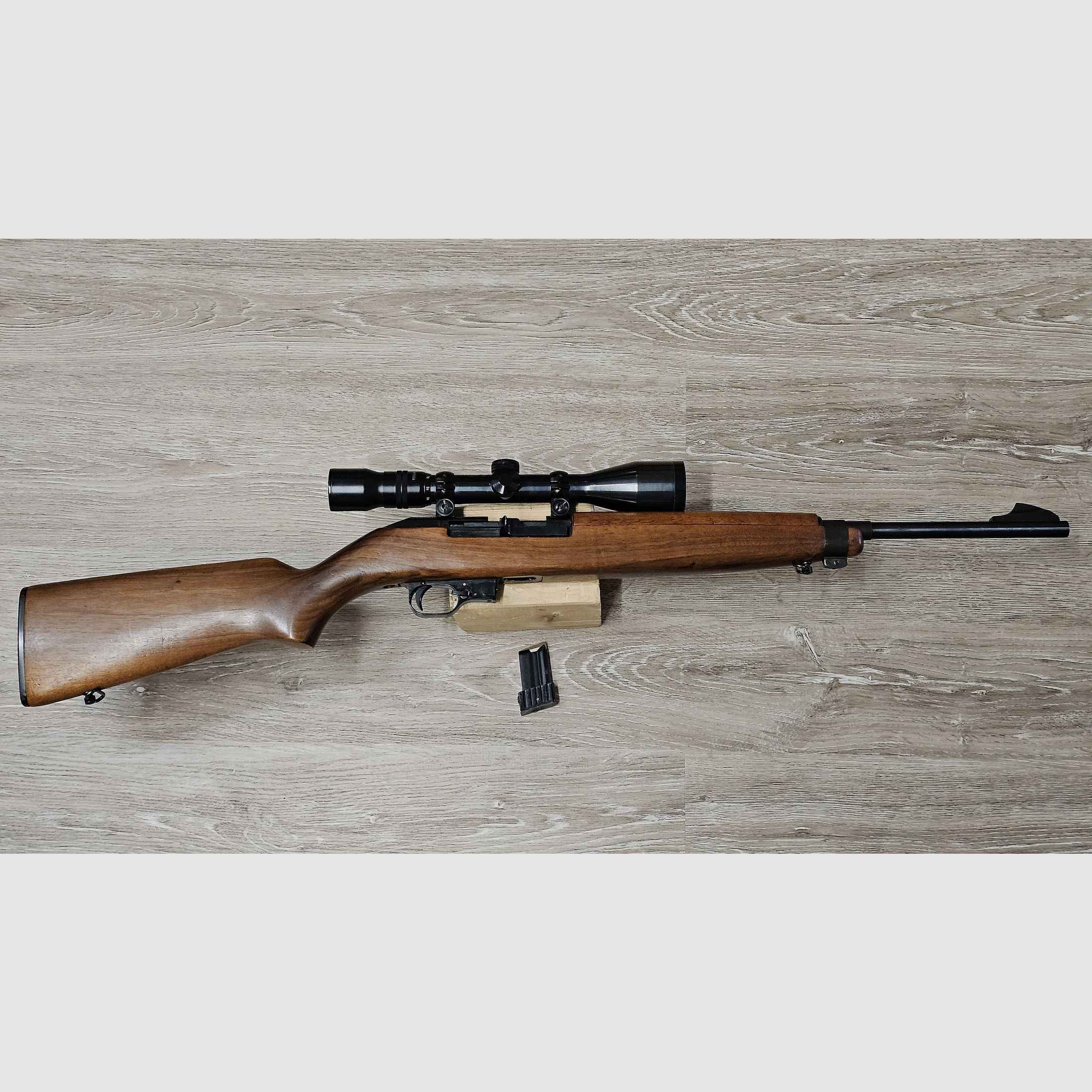 Carabine semi-automatique Erma EGM1 (d'occasion) .22 lfb incluant Kahles Helia-Super 3-9x (Abs. 1) et 5 chargeurs