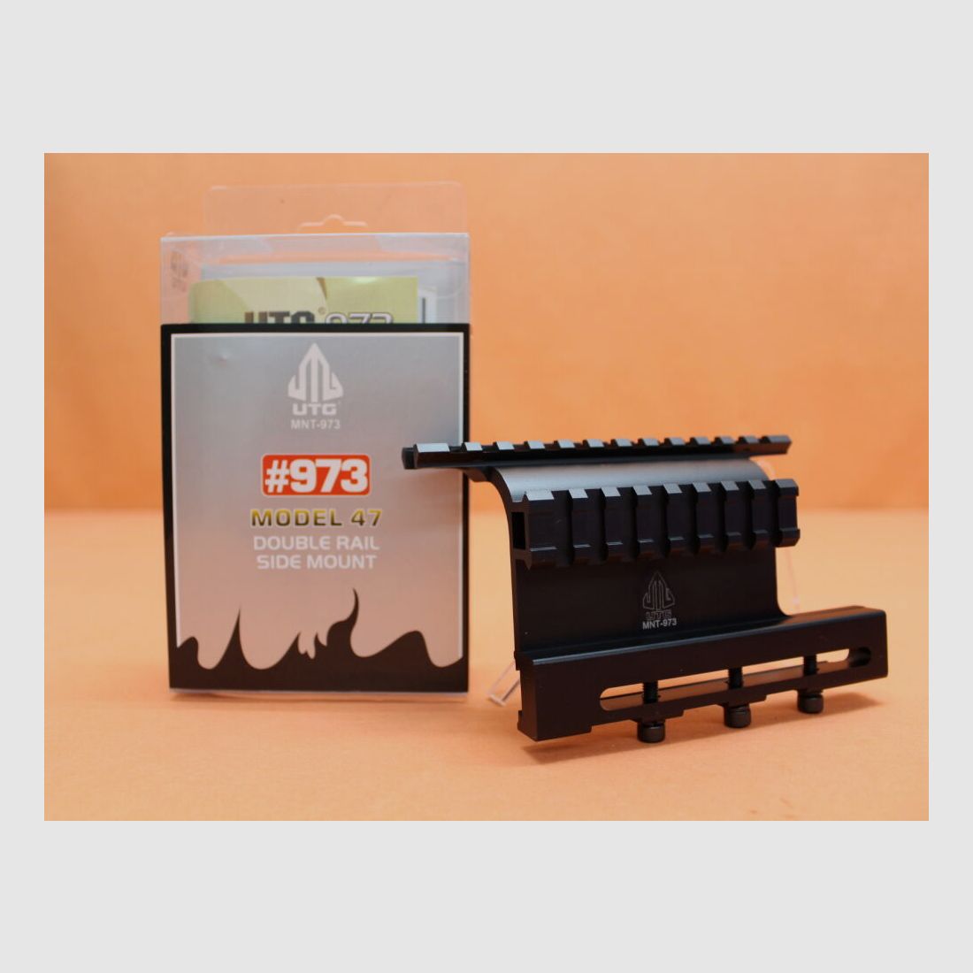 UTG - Leapers montaggio laterale Kalashnikov AKM UTG MNT-973 modello 47 con profilo Picatinny da 5,25"/ interfaccia STANAG