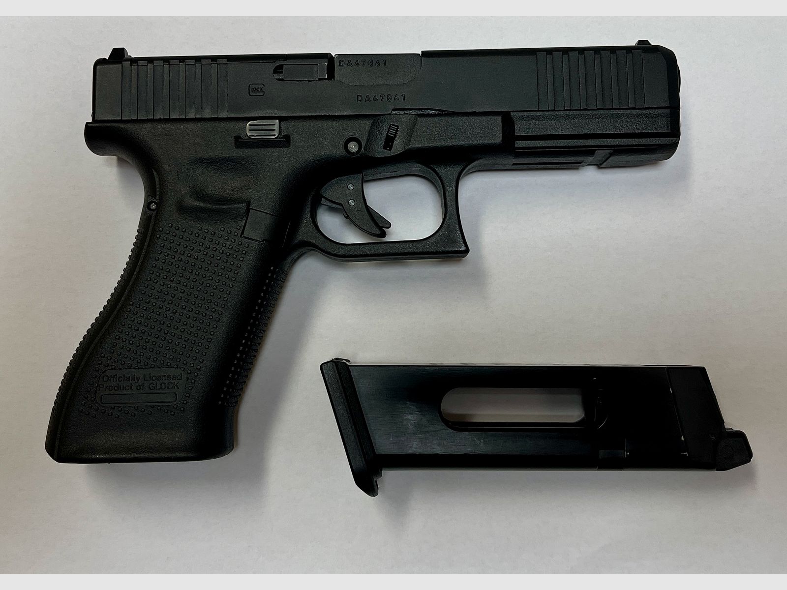 Glock 17 Gen5 MOS (with adapter plates) GBB CO2 Airsoft 6mm, UMAREX, model 2.6551, <1.0 Joule