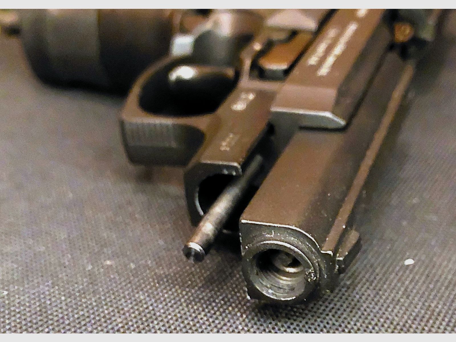 Zoraki 914 Schreckschuss Pistole 9mm P.A.K. brüniert (1070) mit 2 Magazinen und neuem First Strike Holster