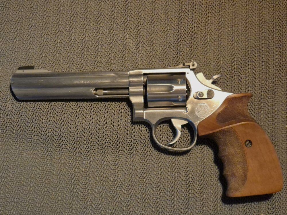 S&W 617-2