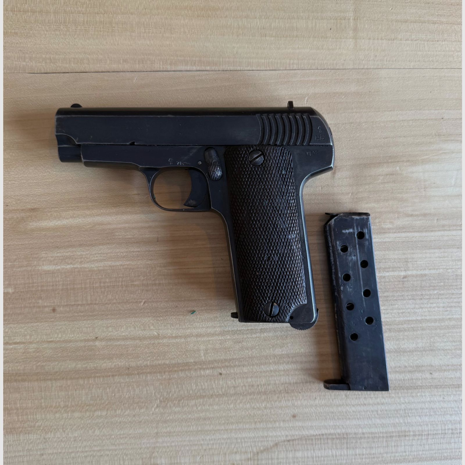 Hege Kal. 7,65 Browning met verwisselbaar magazijn