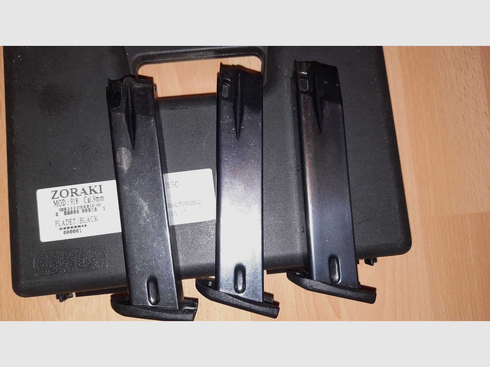 Zoraki 918 Schreckschusspistole Schwarz 9mm P.A.K. mit 2 extra Magazinen