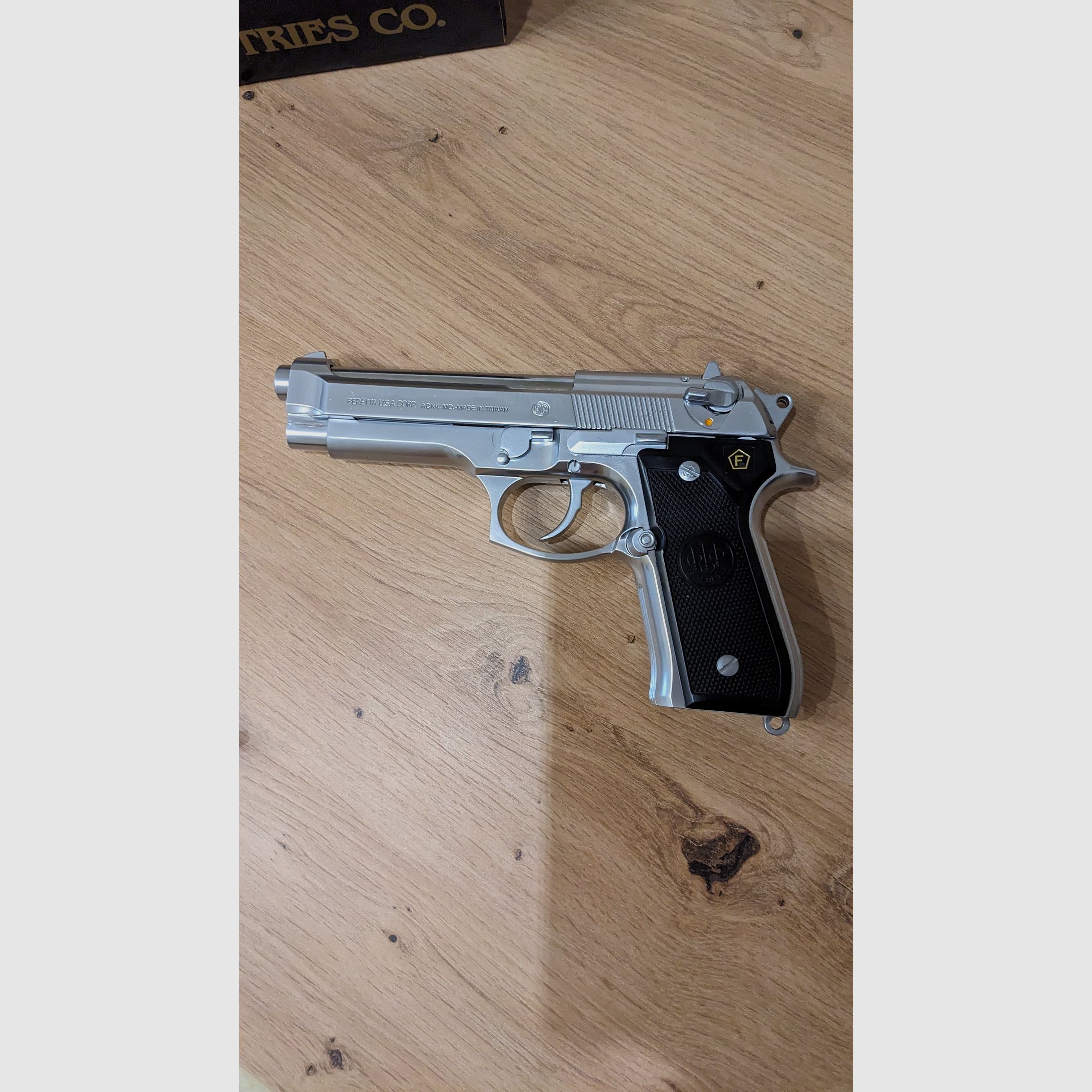 Beretta M92 FS / Omega Industries / Gas-Blowback 