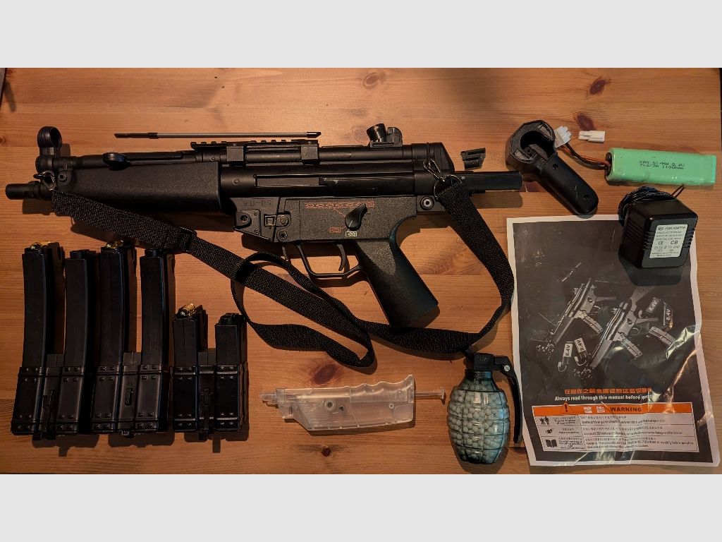 Airsoft MP5 A5 AEG 0.5J (defective) incl. accessories