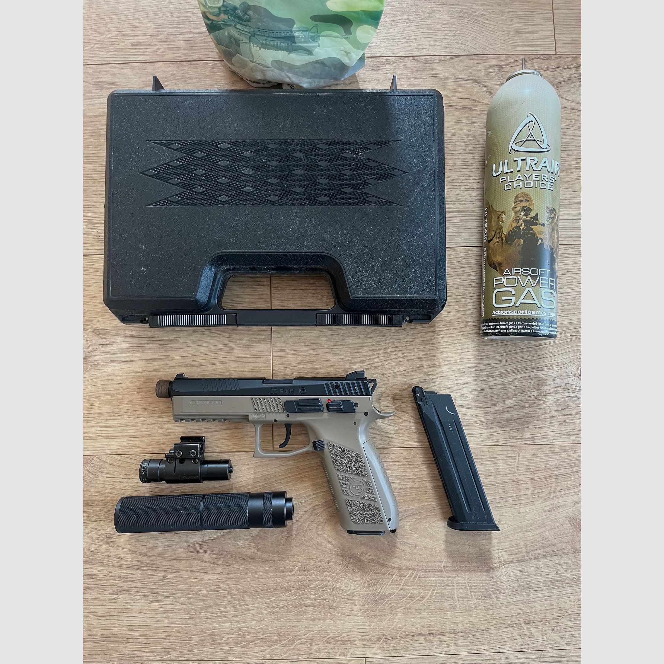 KJ Works CZ P09 Airsoft 6mm avec glissière en métal, image 1 sur 9