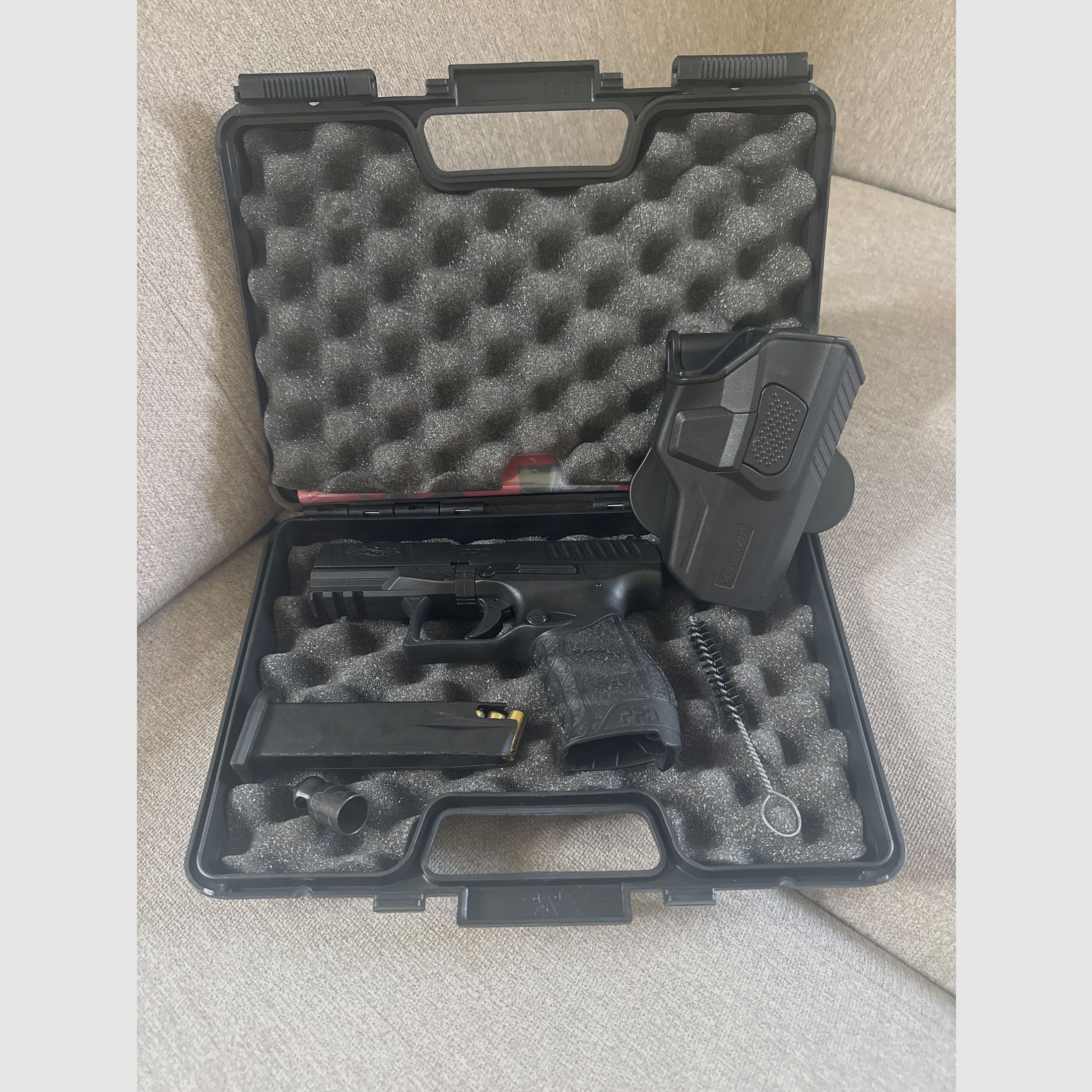 Walter PPQ con funda, como nuevo
