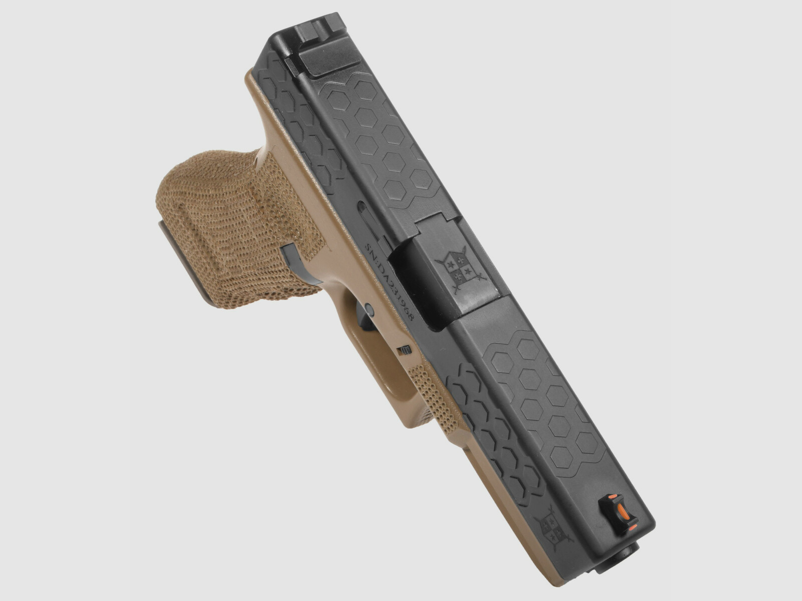 P03 GBB Airsoft Pistole in TAN | Delta Armory