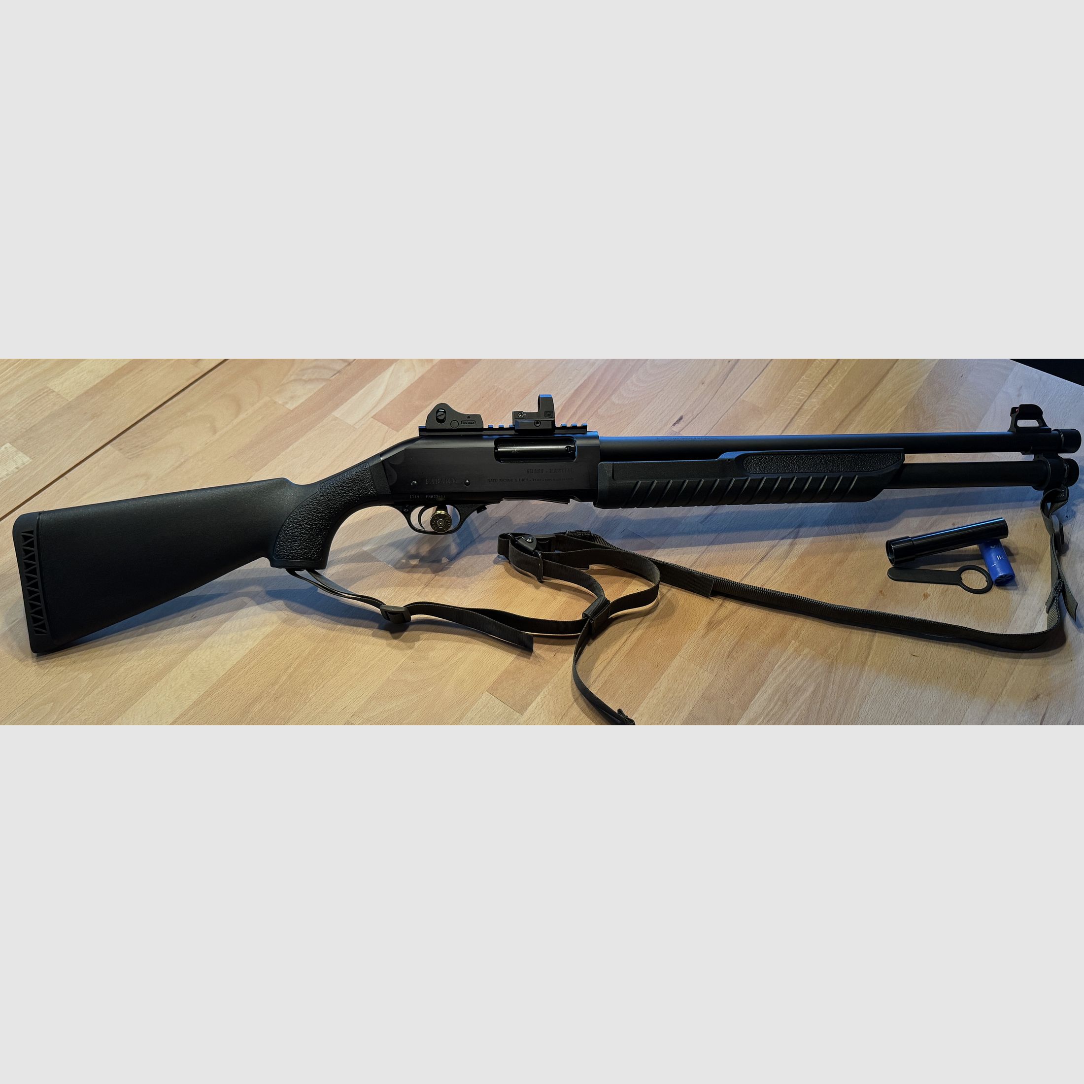 Fabarm / SDASS tactical-12/76, mit Leuchtpunktvisier. Gebraucht