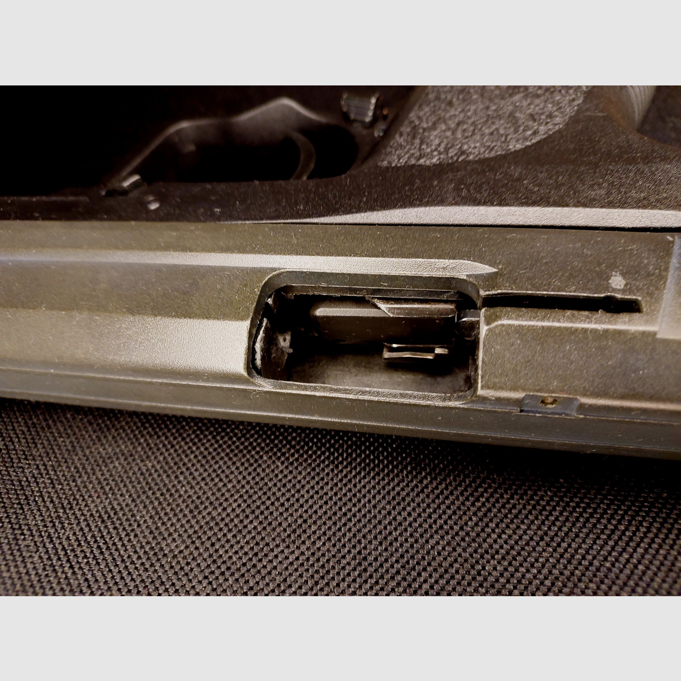 Röhm RG96 Schreckschuss Pistole brüniert (PTB 699) RG 96 mit 3 Magazinen