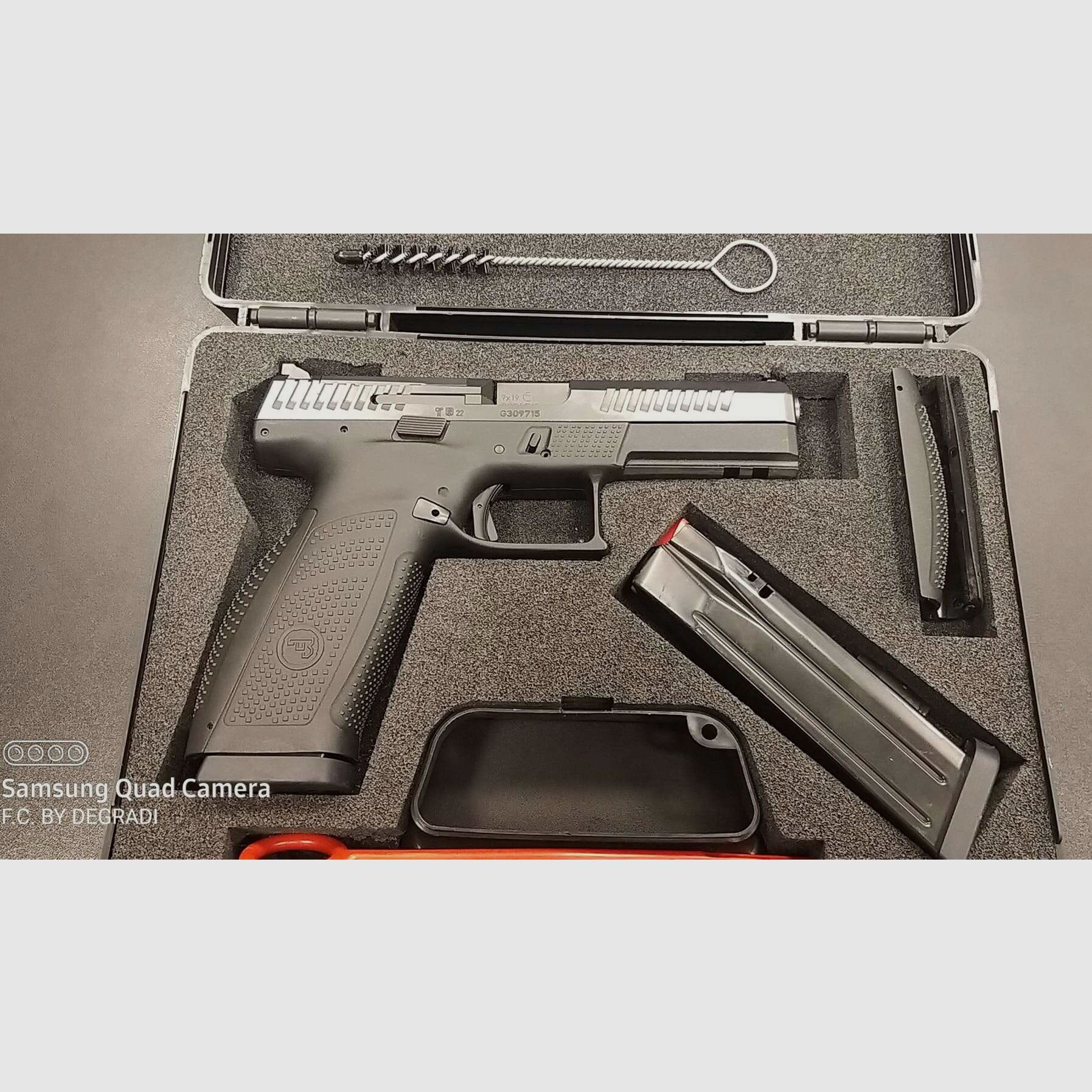 CZ P-10 F KALIBER 9X19, zdjęcie 1 z 3