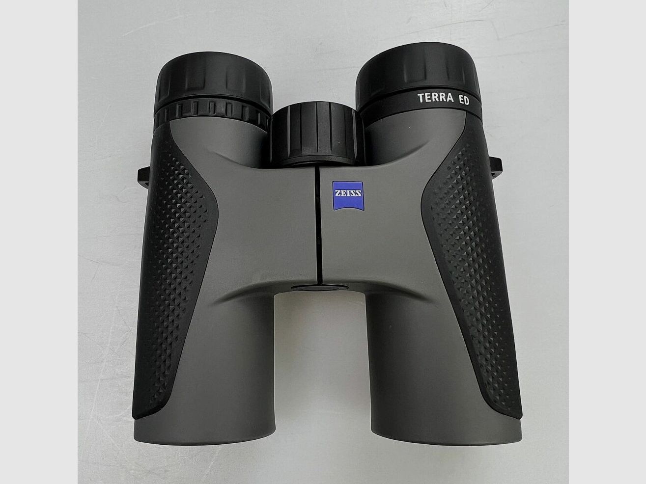 ZEISS Terra ED 10x32 grau