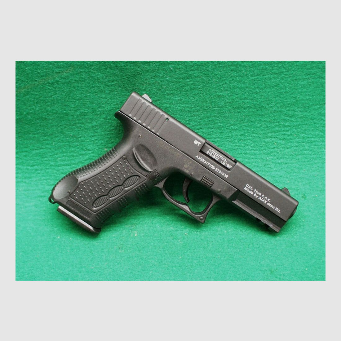 Pistolet à blanc Zoraki 917, noir