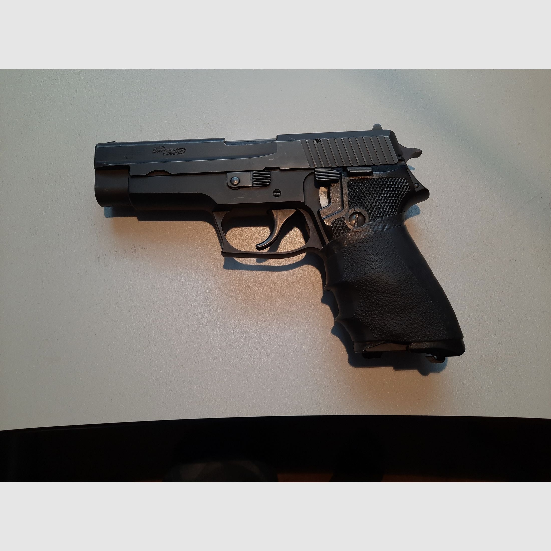 Pistola P 220 SIG Sauer & Sohn Cal. .45 ACP