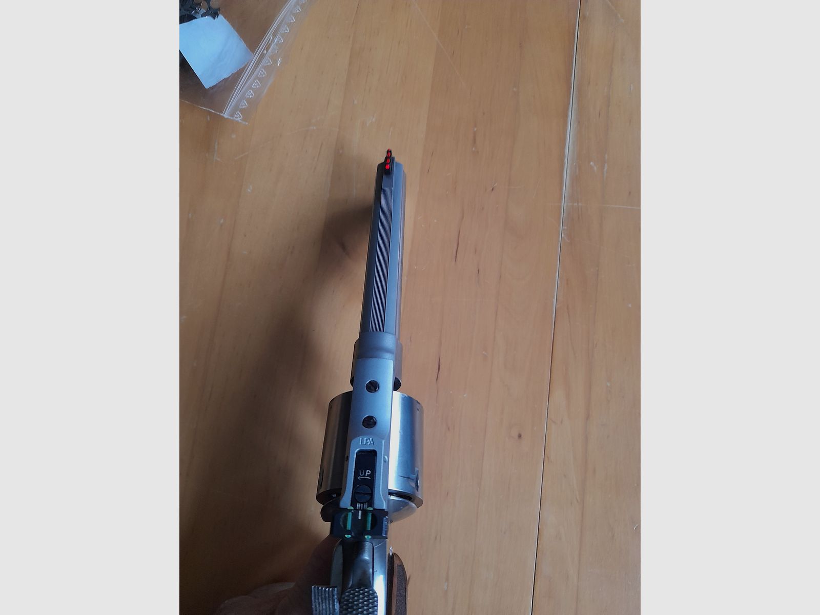 Sport revolver S&W 627 caliber: .357 Mag./.38 Special