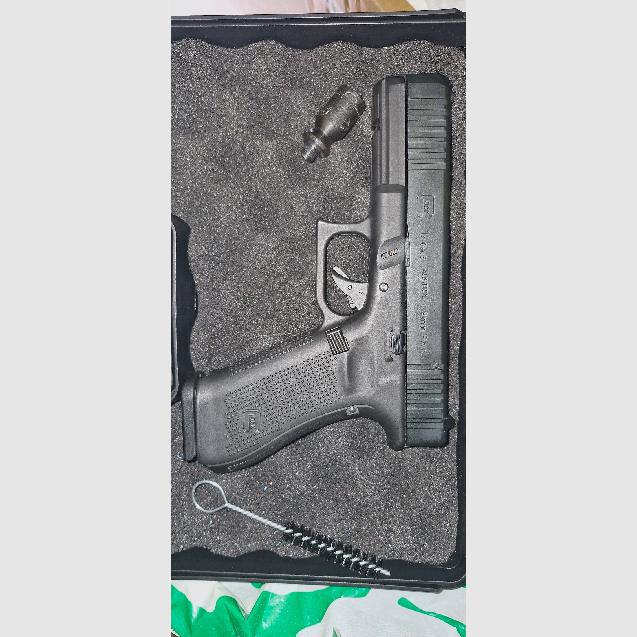 Glock (Umarex) 17 Gen.5, Schwarz, 17 Schuss