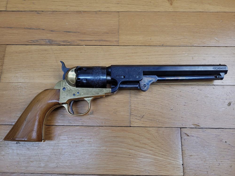Sehr schöner Revolver Colt 1851 Pietta Schwarzpulver – Modell Navy – Sehr schöne gravierte Variante – Lauf 7,5 Zoll – Kaliber 36 – Waffe von 1978 – TBE++, Bild 2 von 22