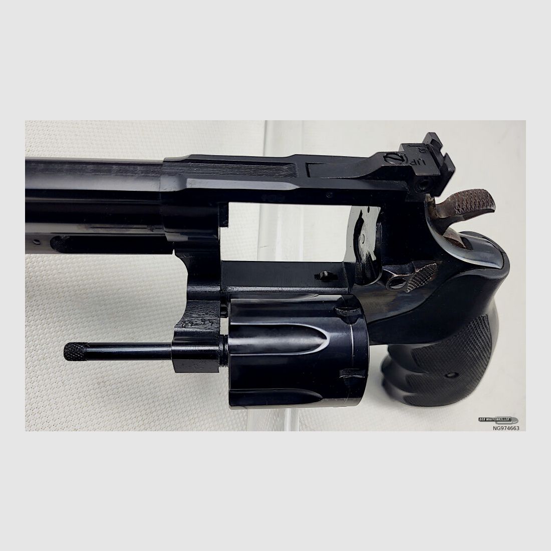 Taurus 689