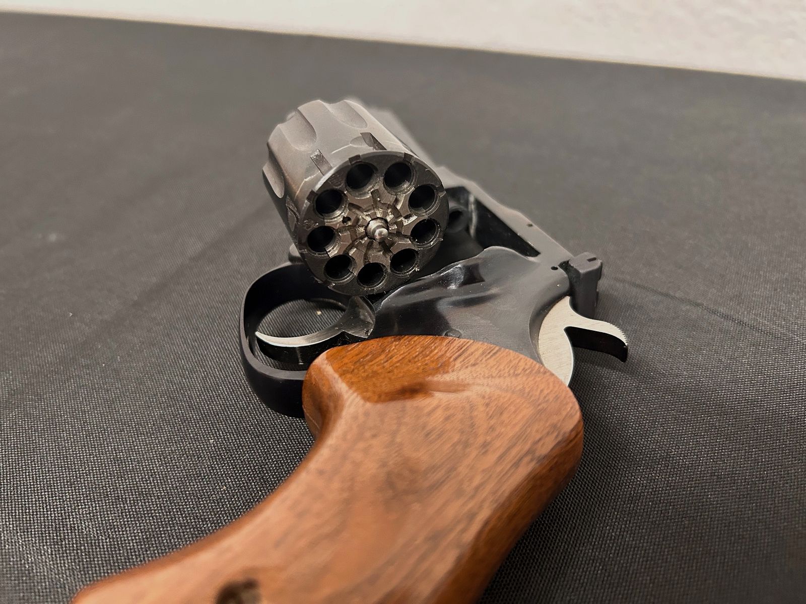 High-Standard Revolver Modell Sentinel MK IV, Kaliber 22Mag, sehr gut