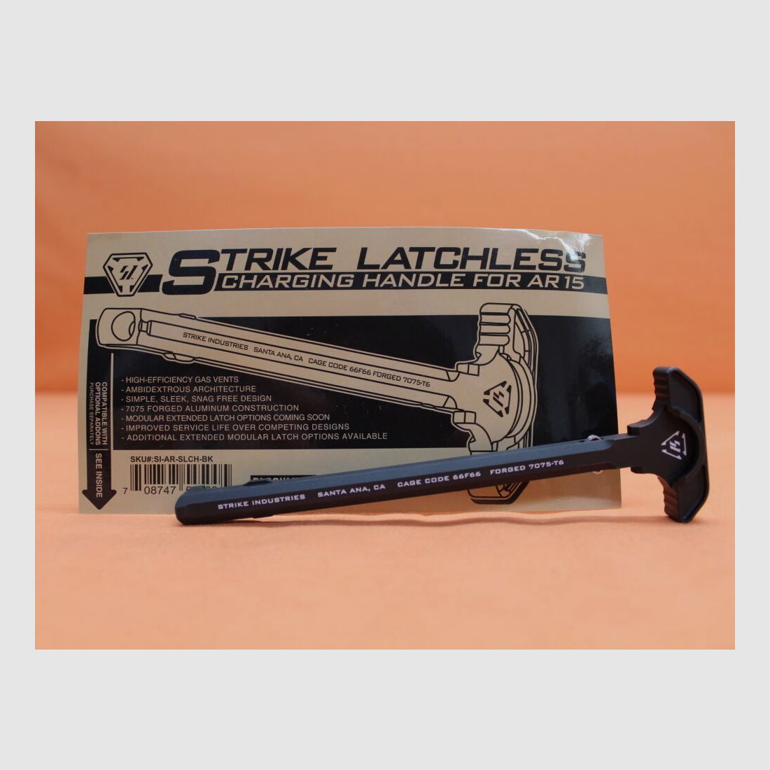 Zespół uchwytu do ładowania Strike Industries AR-15 STRIKE bez zaczepu, ambidextrous (SIARSLCHBK) / obsługiwany z obu stron