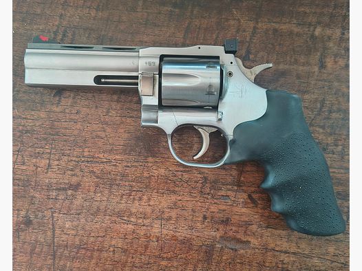Dan Wesson Pistol Pack 715 VH complet