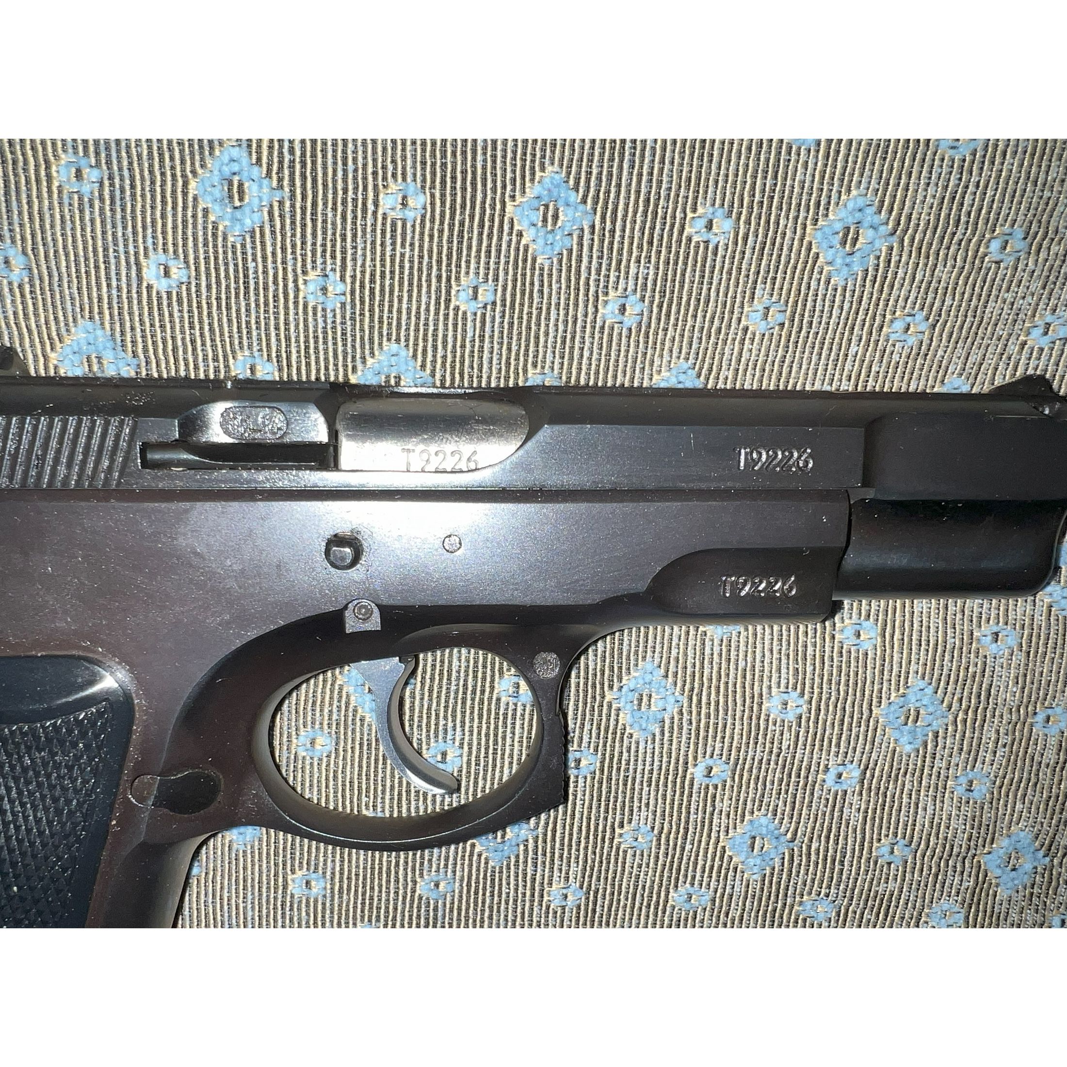 Pistole Brünner Model 75