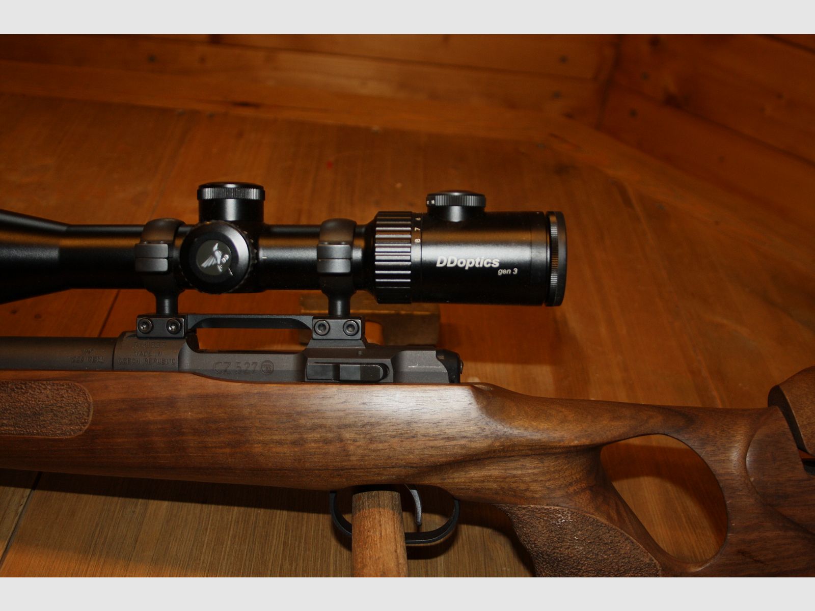 CZ 527 Varmint .223 Rem.  mit Nussbaum Lochschaft