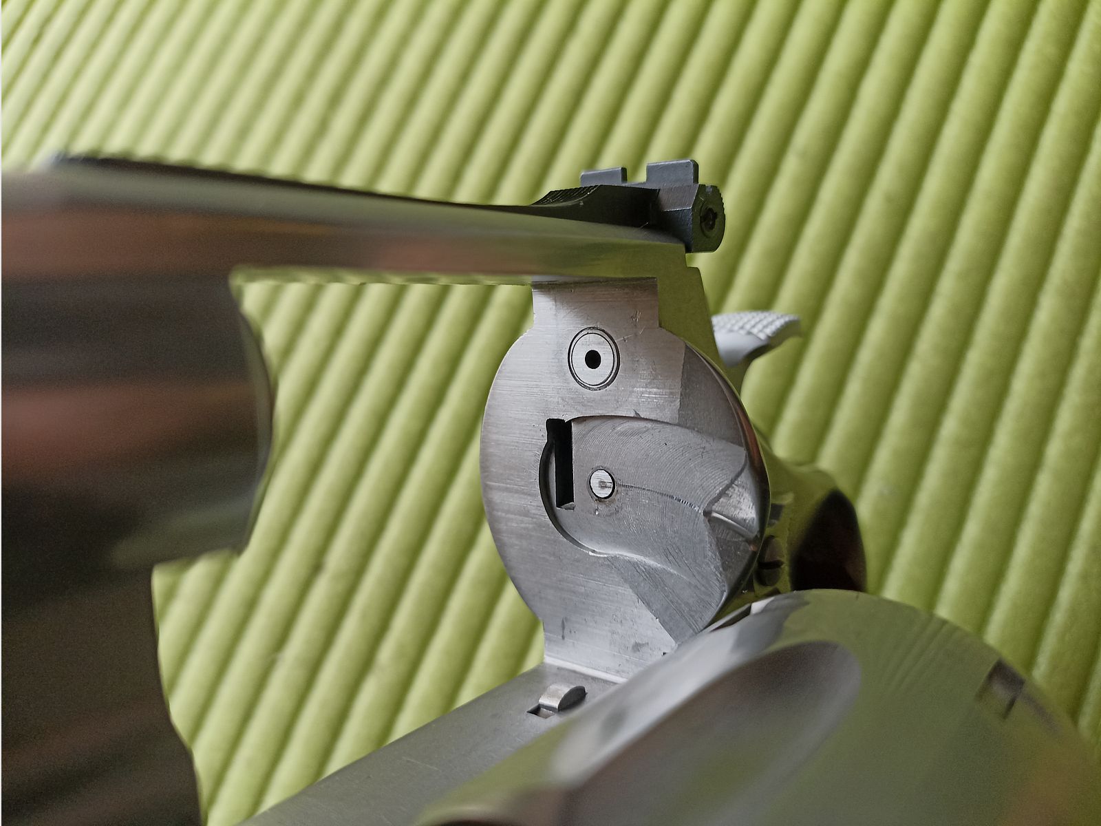 Smith & Wesson 629 Classic DX  .44 Magnum Stainless Steel