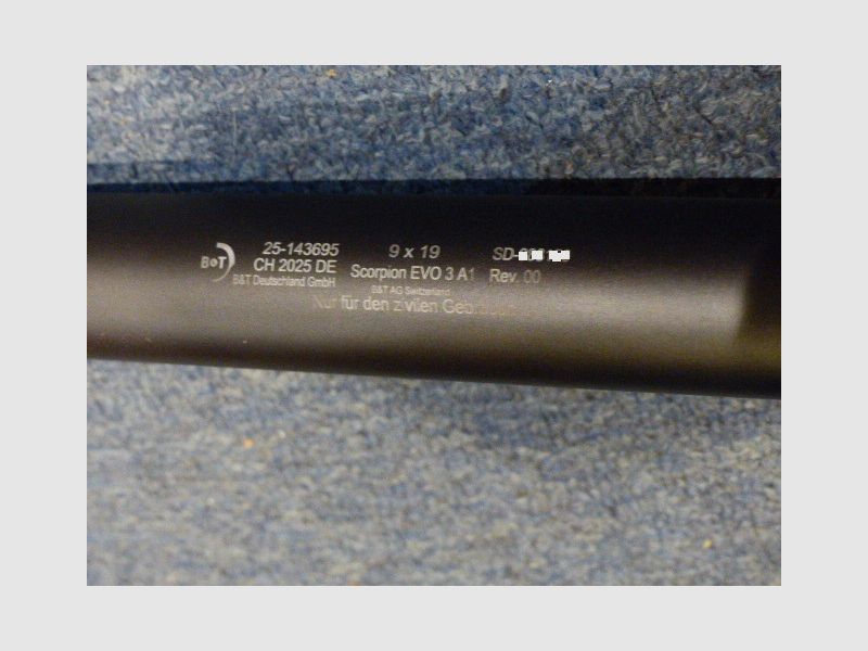 Pistole CZ Scorpion EVO3 cal. 9mm mit EVO3 B&T Schalldämpfer