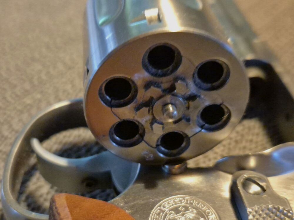 S&W 617-2