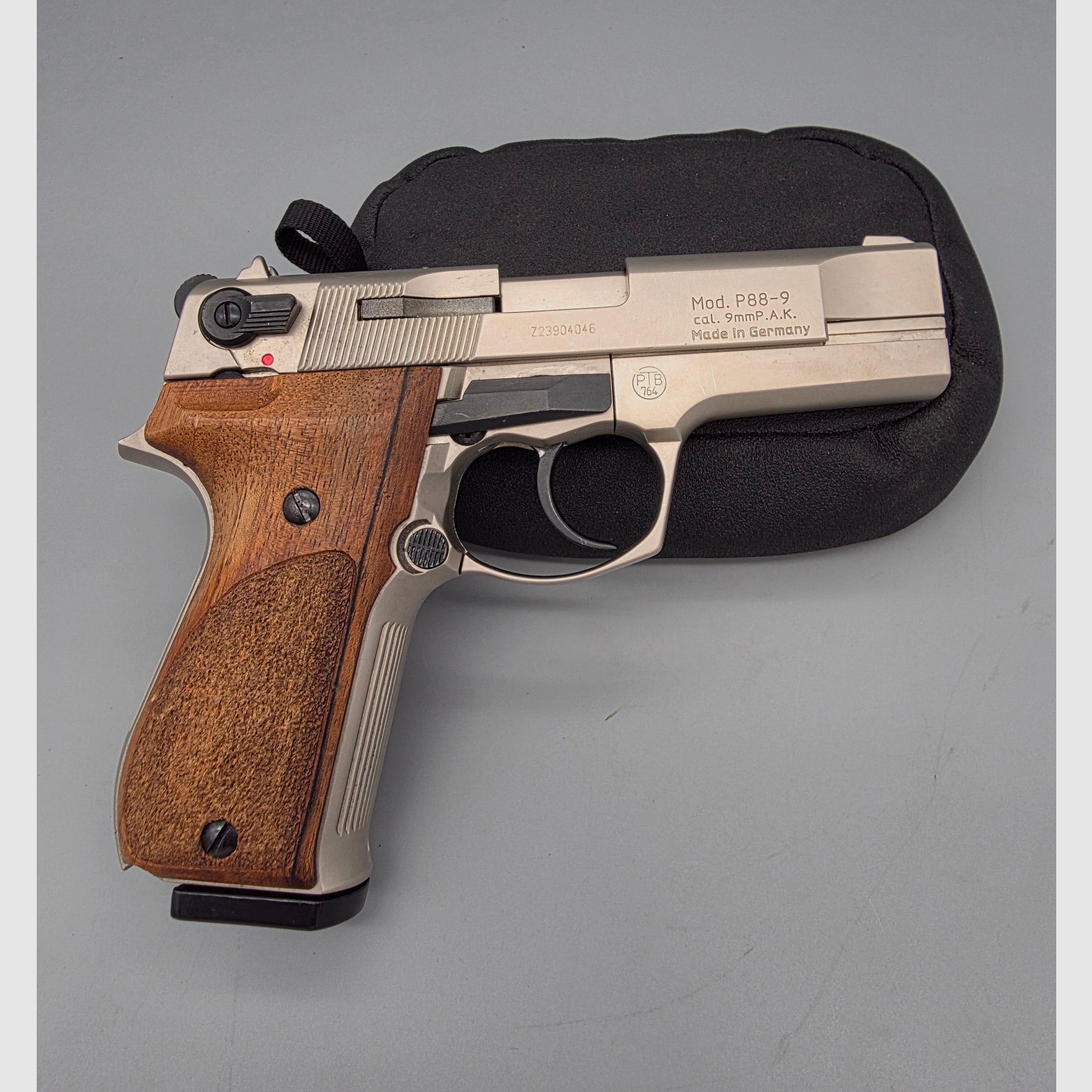 Collector rare Walther P88 caliber 9mm PAK in nickel with wooden grips from the year 2002 with PTB 764 blank firing SRS
