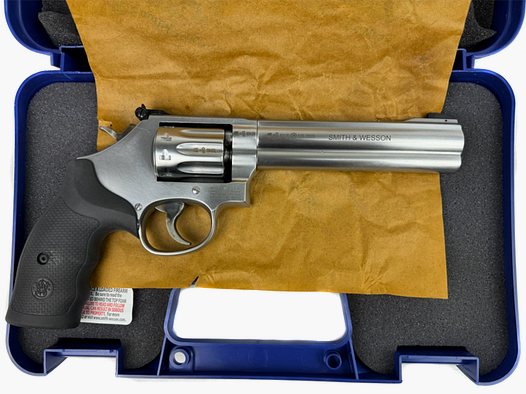 Smith & Wesson 617 .22 lr (10-round)
