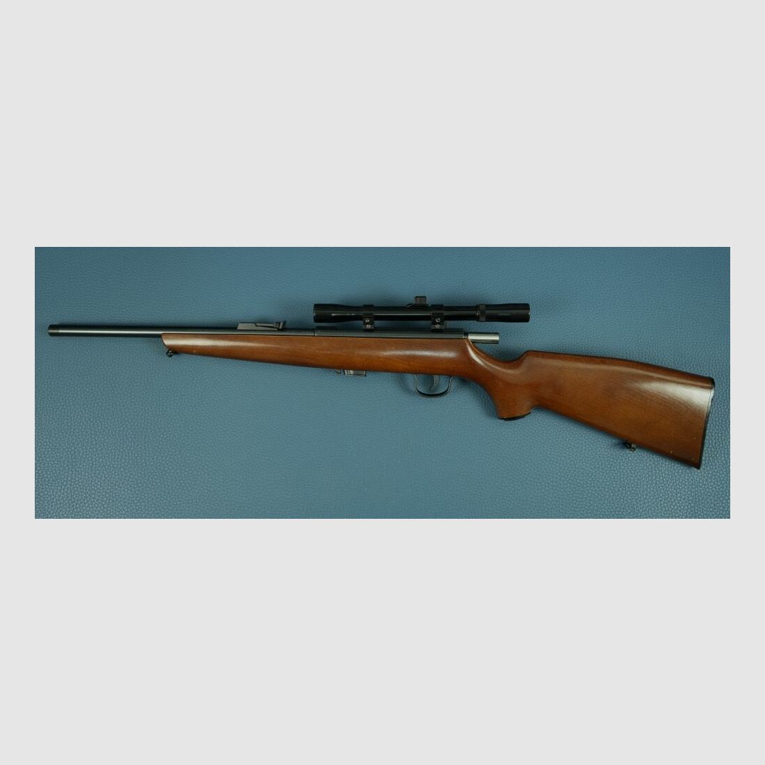 Voere Kufstein mit Zielfernrohr Norinco .22lr