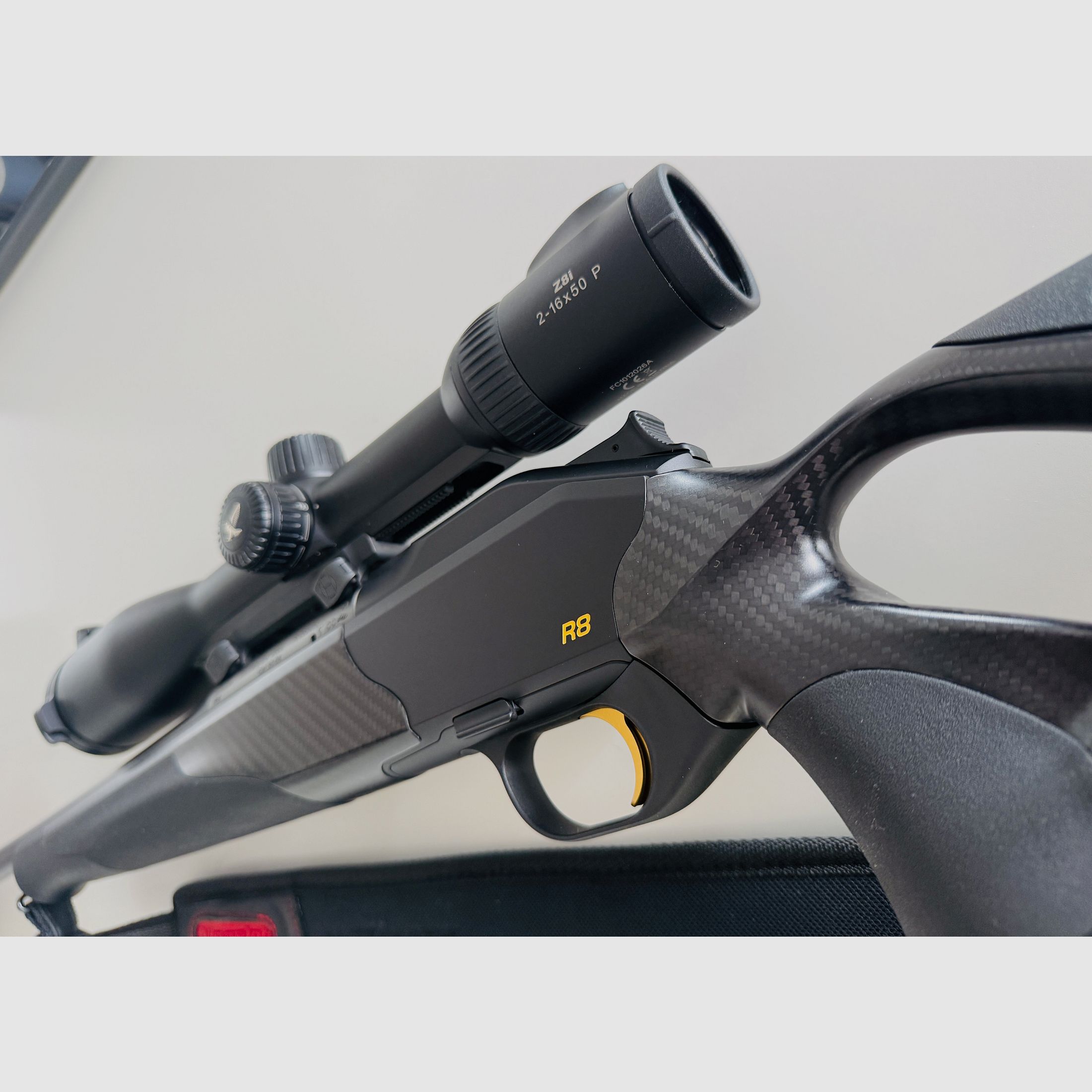 Blaser R8 Ultimate Carbon - Swarvoski Z8i 2-16x50 - Roedale Ti48