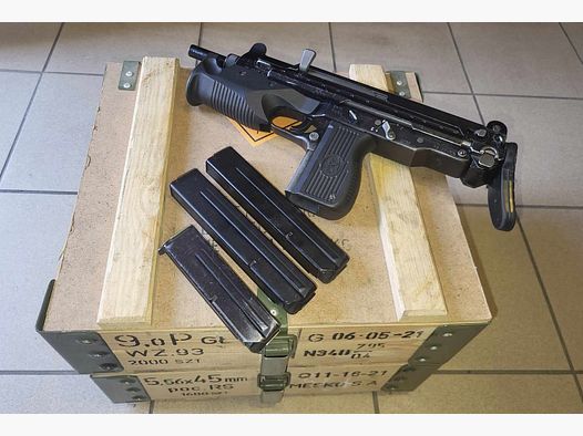 Pistolet-mitrailleur PM-98 semi-automatique