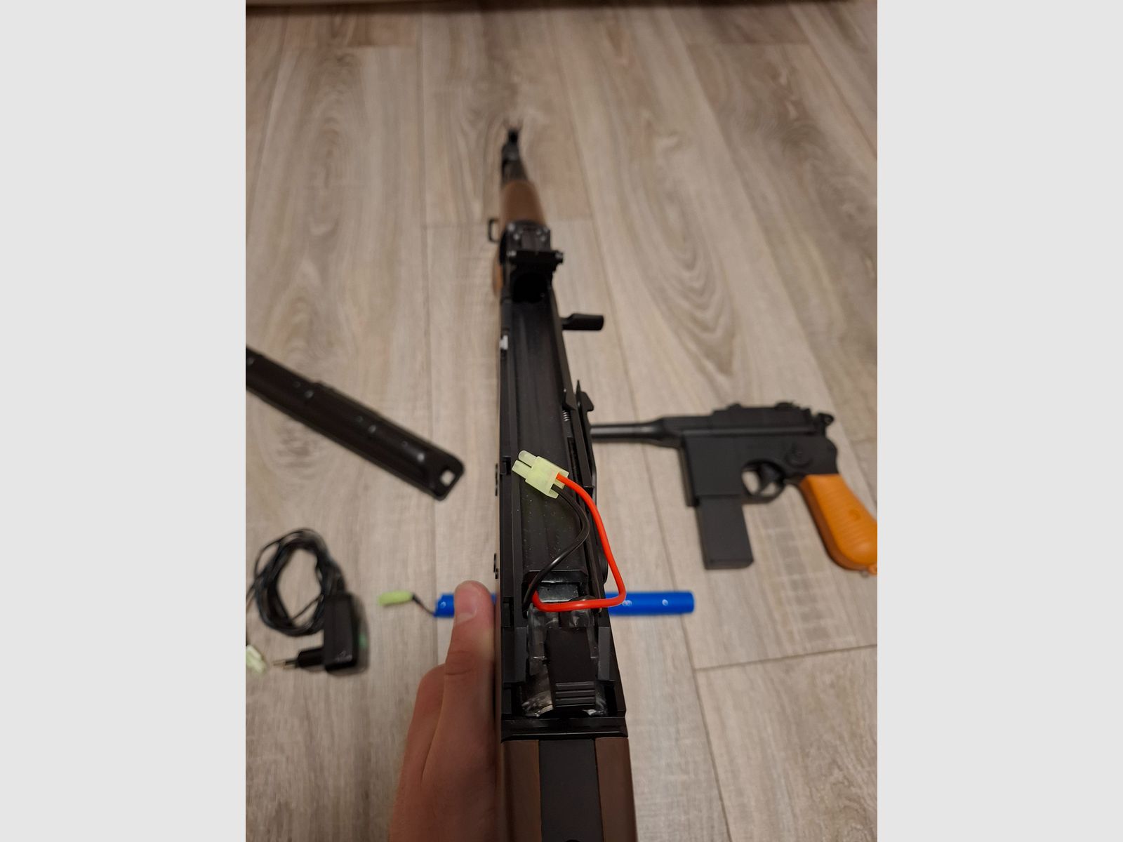 Well AK 74 M aeg <0,5 Joule+ Mauser C96 Federdruck , Bild 9 von 11