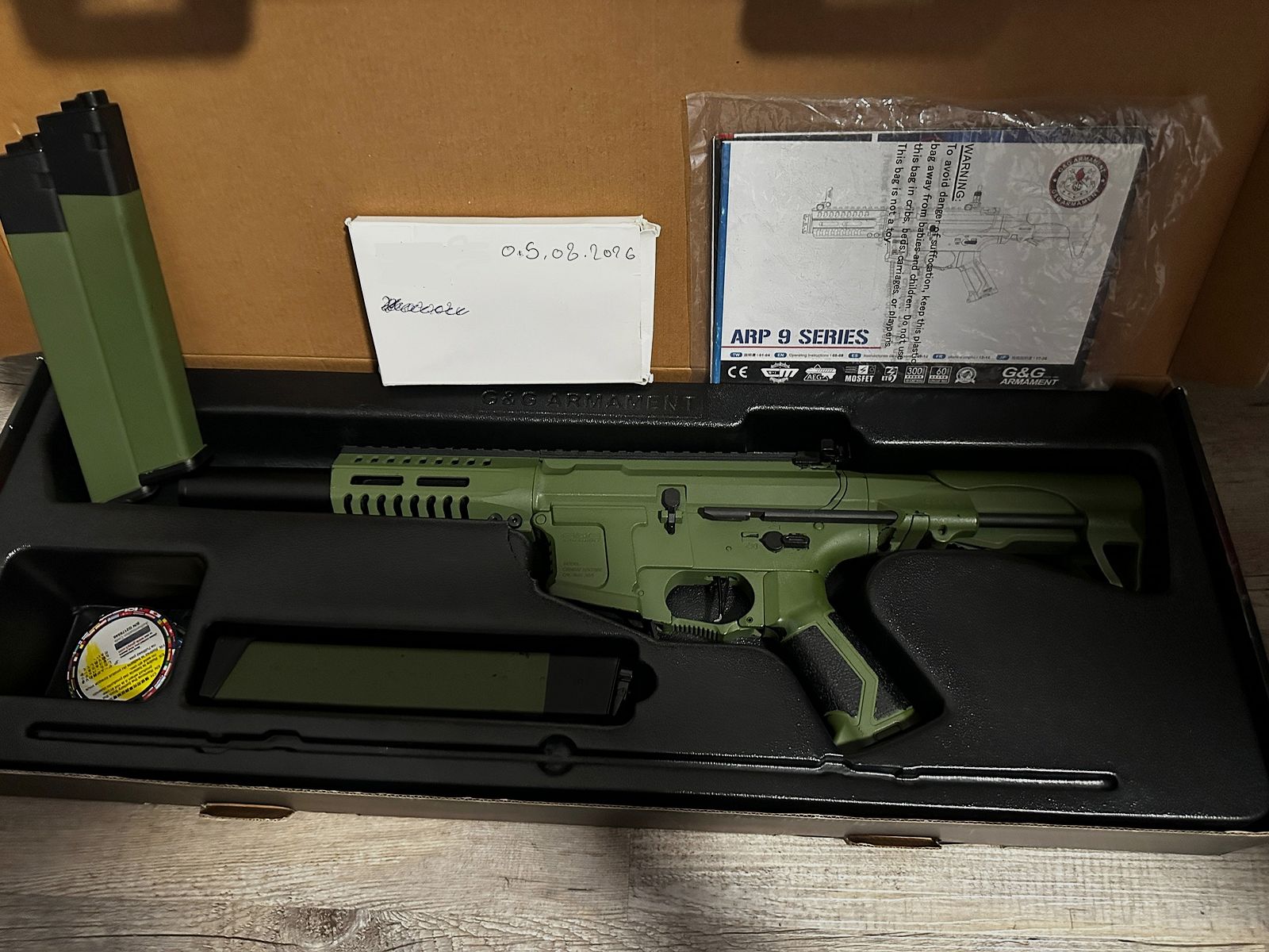 G G ARP 9 Airsoft (0,5 Joule / Custom-Farbe OD Green) Set + Schalldämpfer, 3 Magazine, BBs & Speedloader – OVP