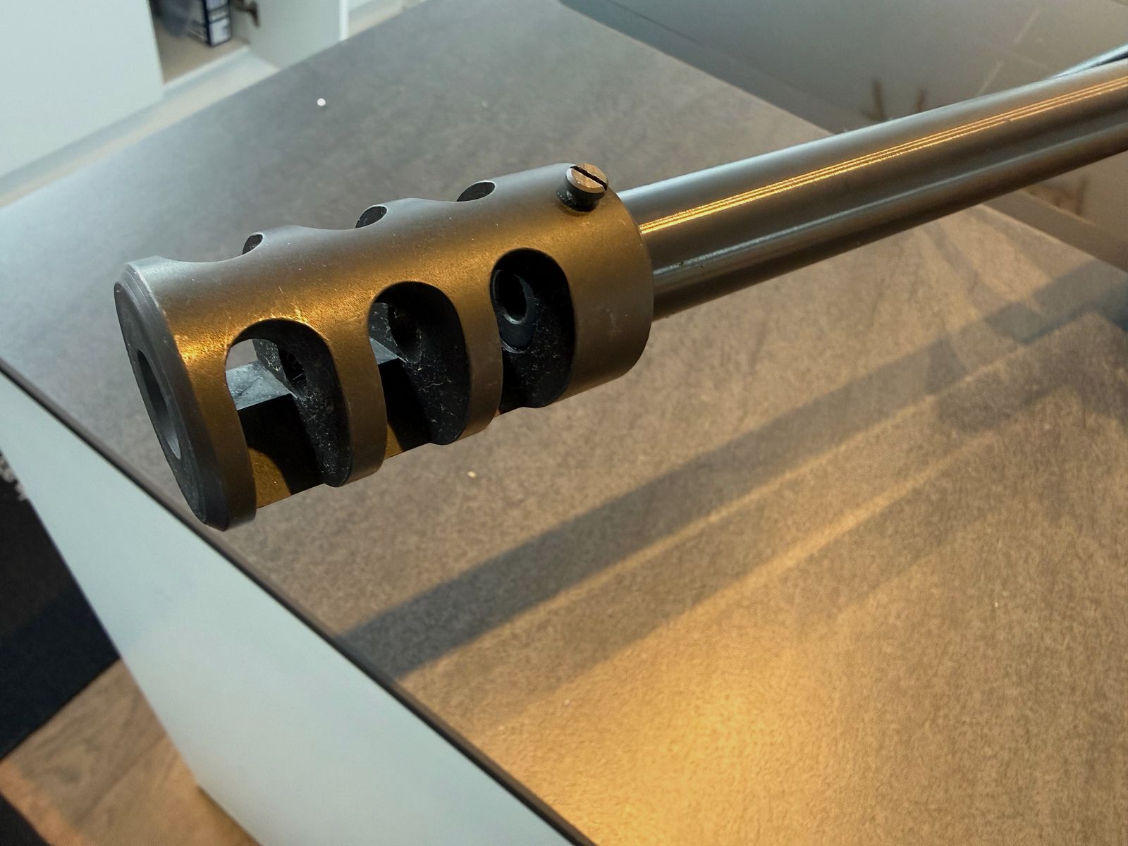 Sako TRG 42, Cal. 300 Win Magnum, negro. Swarovski Habicht, 4-16x50