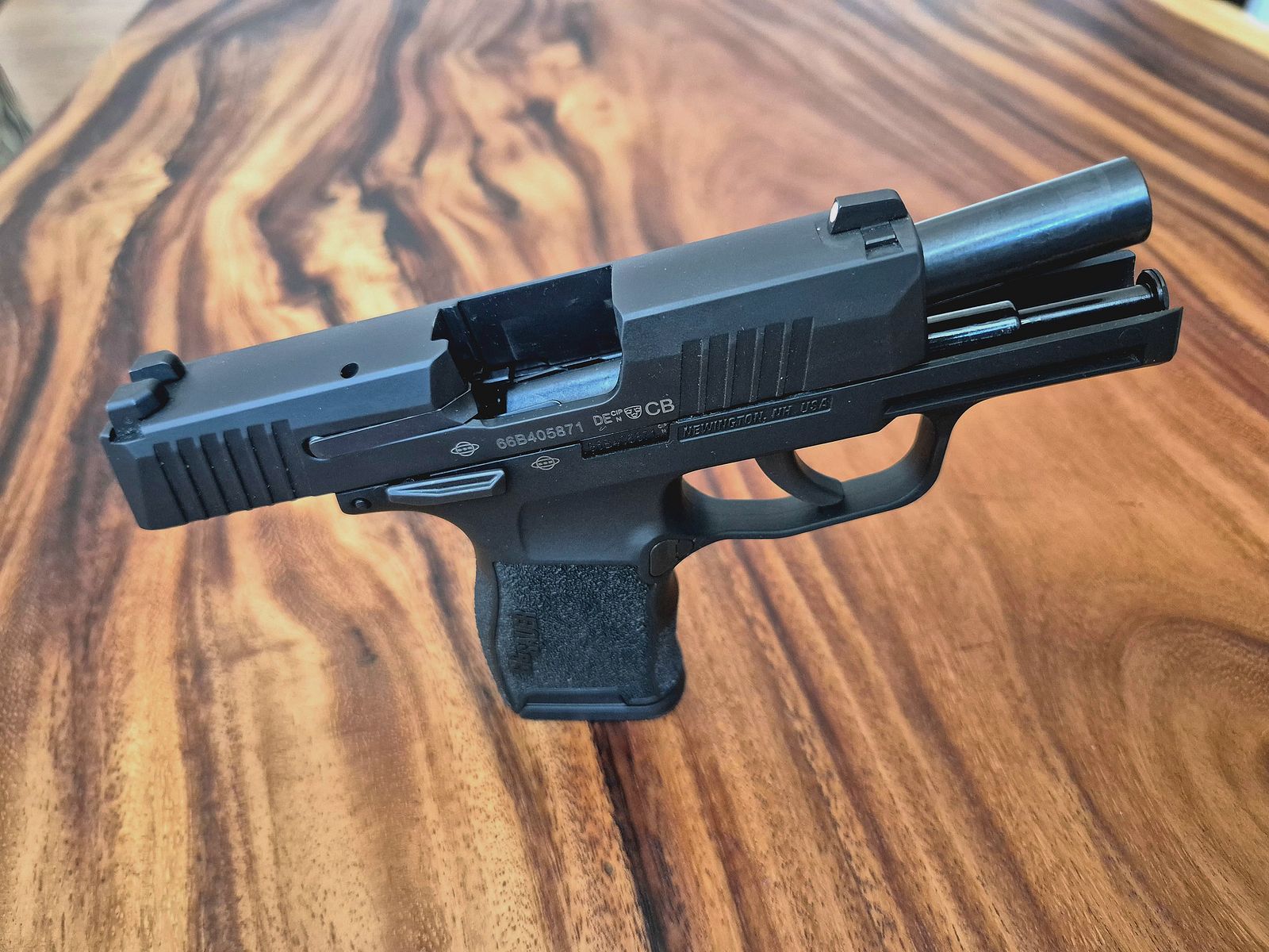 Sig Sauer P365 MS 9mm Luger inkl. POLE.CRAFT-Holster – Neuwertiger Zustand