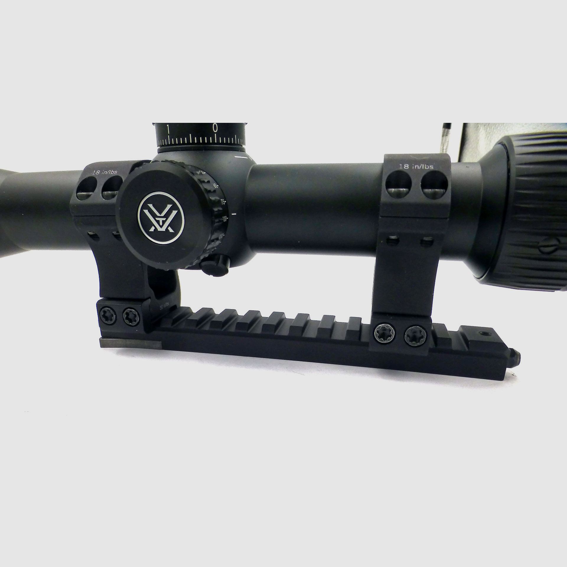 Lunetta VORTEX Diamondback Tactical 4-16×44 MRAD e montaggio per Fass90 / PE90, immagine 2 di 3