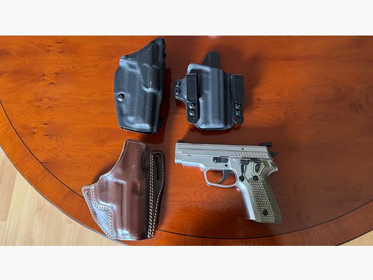 Sig P229 Stainless + Holster + Ammunition / All-Inclusive Package / Made in Germany