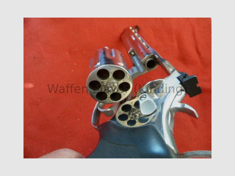 Taurus 689