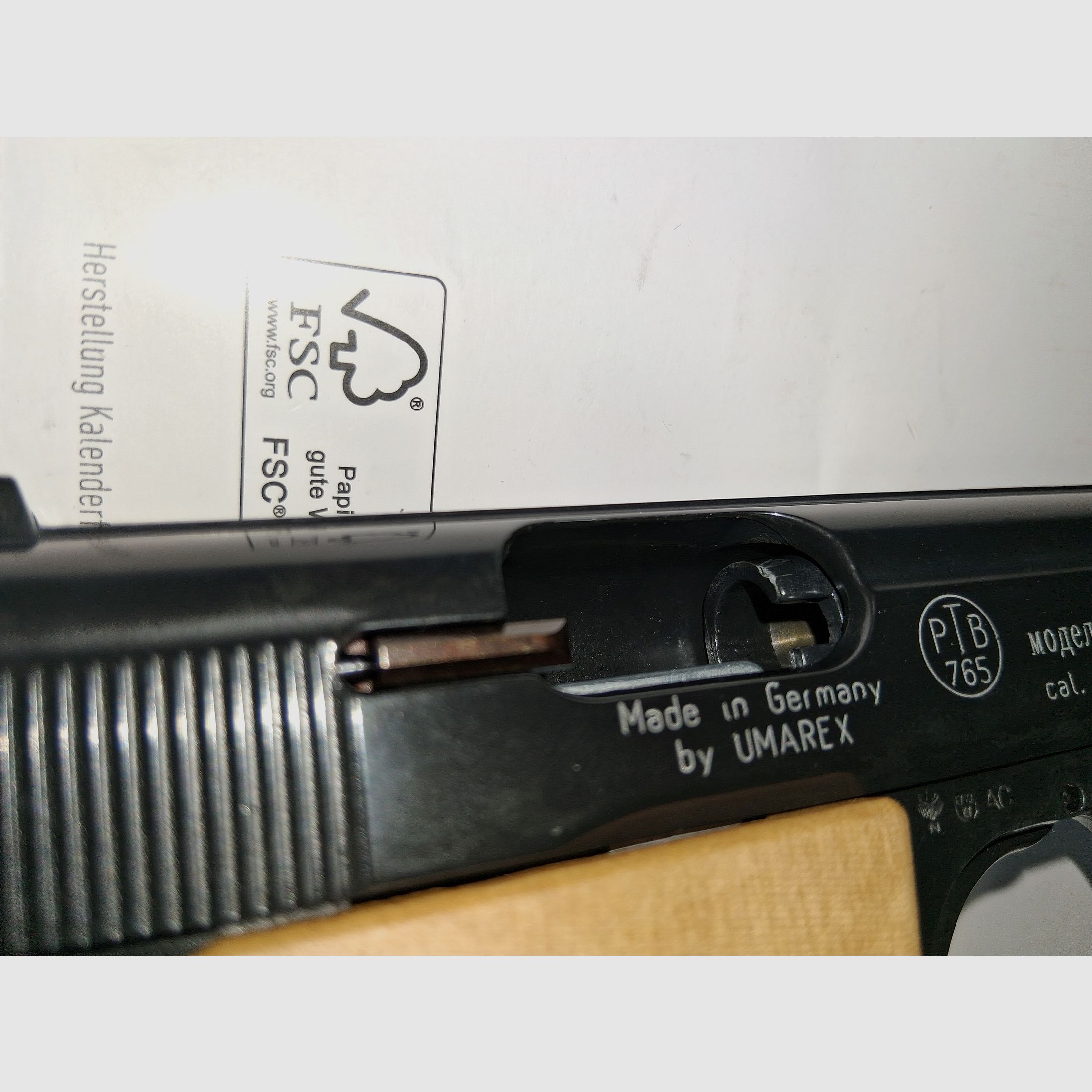 Reck Umarex Mod. Pobeda (Makarov) Cal. 9 mm P.A.K., wooden grips, spare magazine, (like new)