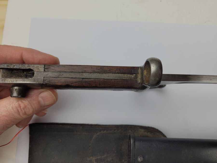 Baïonnette française de fabrication Remington USA – Fusil Rolling Block 1914 – Enrégimentée « J » – Excellent État, image 11 sur 17