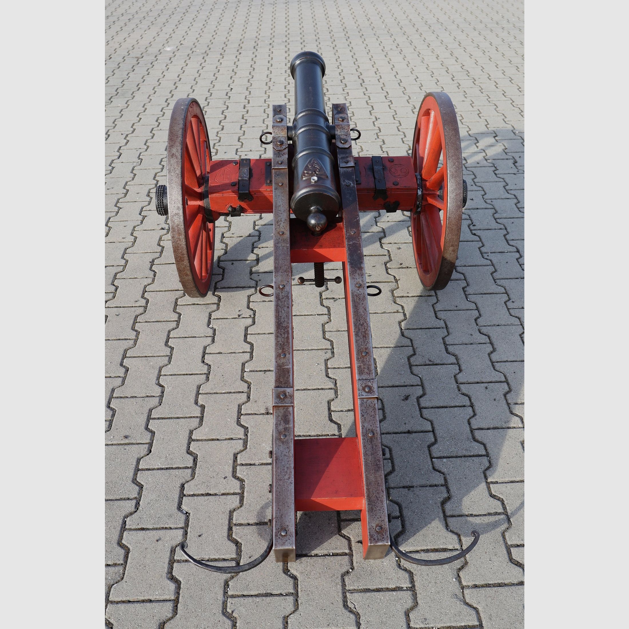 Muzzleloader cannon with proof for reenactment of the 30 Years' War with accessories