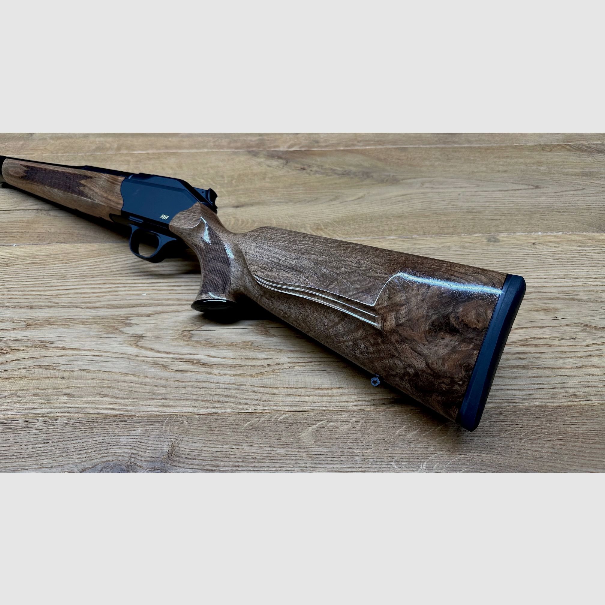 Blaser R8 / HK 3 / M15x1 / gekürzter Lauf / goldenes Logo / AH Kammergriffkugel / Kaliber nach Wahl