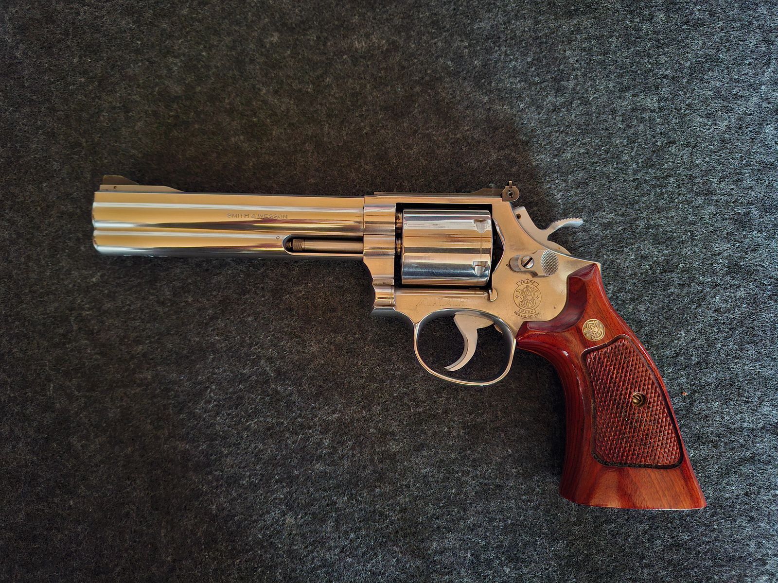 <S&W 357 Eurotarget 93 "Edición Limitada 1 de 500" Cañón 6", no aligerado