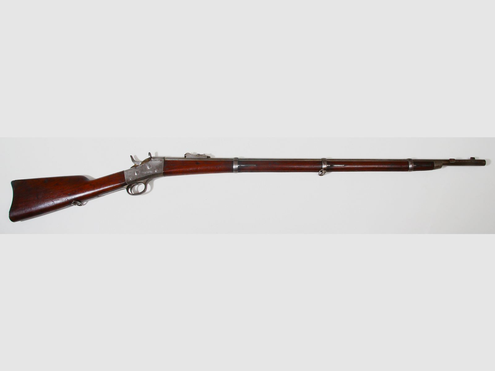 Karabin z zamkiem ślizgowym Remington artykuł 14174